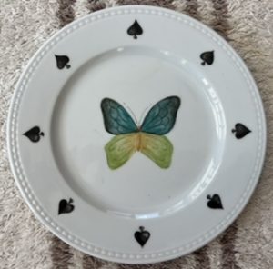 Vajilla de postre Picas pintada a mano en porcelana Mariposa